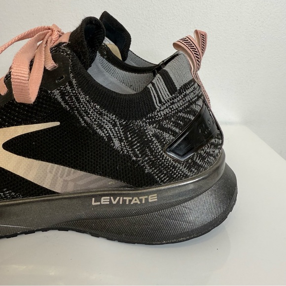 Brooks Levitate 4.0 Sneaker Black Pink Women’s Size 8 - Picture 4 of 10